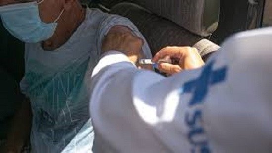 Secretaria de Saúde segue aplicando doses de vacina contra COVID-19 em pacientes acamados - Prefeitura Municipal de Além Paraíba (alemparaiba.mg.gov.br)