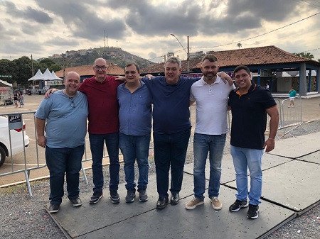 Deputado Misael Varela, o Parlamentar que mais recursos financeiros destina para Além Paraíba e pré Candidato a Deputado Federal Grego visitaram a Exposição neste sábado, confira as fotos