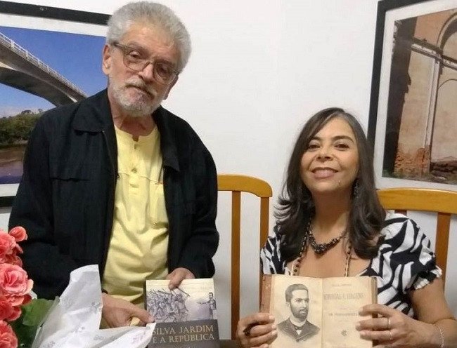 Livro de Marta Lúcia Lopes Fittipaldi insere Além Paraíba na história da República no Brasil