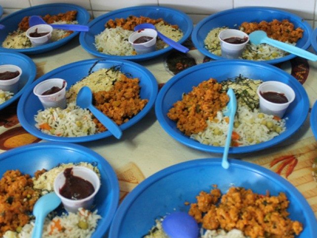 NOVO CORONA VÍRUS: PREFEITO ESTUDA ENVIAR ALIMENTOS PARA ALUNOS DA REDE MUNICIPAL QUE ESTÃO SEM AULAS