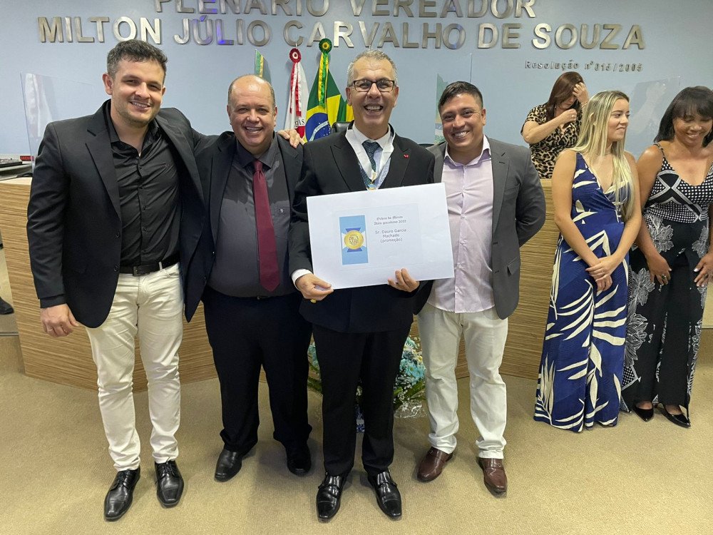 Jornalista Dauro Machado recebeu Medalha da Ordem do Mérito Além-paraibano no Grau Grande Medalha
