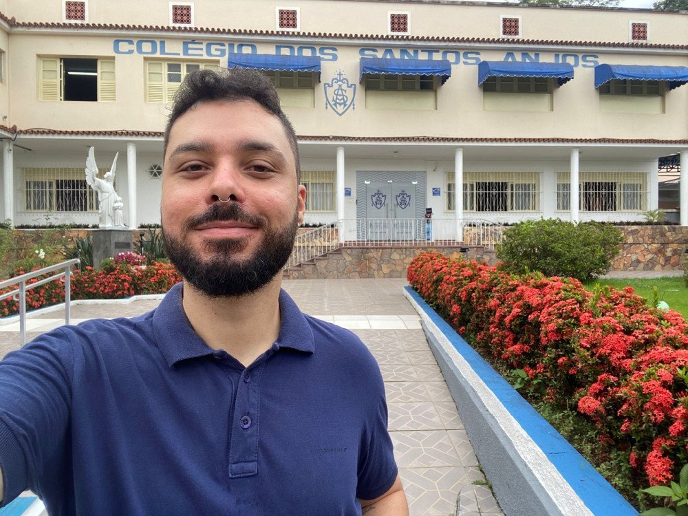 Elogiado e competente o Professor Geraldo Roque Ferreira Neto se destaca no Magistério sendo integrante da 4ª geração da família Pinto Ferreira, os grandes educadores de Além Paraíba