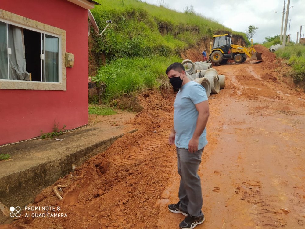 Prefeitura inicia a drenagem do loteamento Santa Marta II. Prefeito vai pessoalmente vistoriar a obra