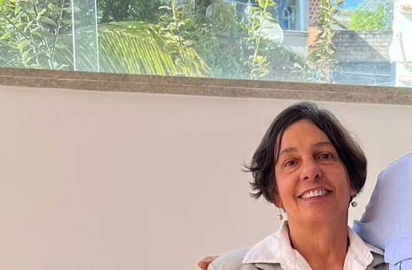 Wanda Morais recebe convidados em café da manhã comemorativo aos 40 anos de existência de seu escritório de contabilidade