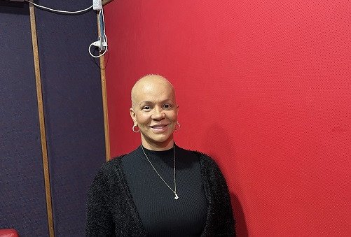 Jaqueline Filgueiras, termina quimioterapia e se torna uma importante ativista contra o câncer de ovário e útero. Uma história edificante