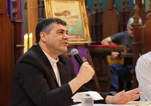 Dom Edson Oriolo, Bispo de Leopoldina homenageará Jornalistas e Veículos de Comunicação que atuam na divulgação do Evangelho e da Igreja