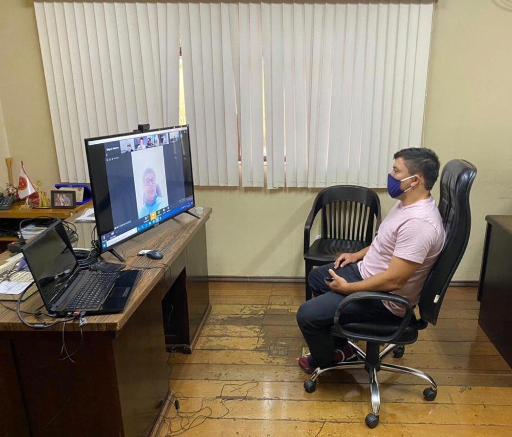Prefeito participa de reunião por vídeo conferência com Prefeitos da região e Promotor de Justiça regional sobre o novo Coronavirus, pandemia e reflexos nas cidades