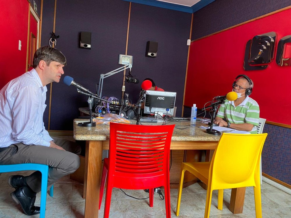 PREFEITO E SECRETÁRIO DE SAÚDE PARTICIPARAM DE PROGRAMA DE RÁDIO DERAM ESCLARECIMENTOS E RESPONDERAM A PERGUNTAS DA POPULAÇÃO