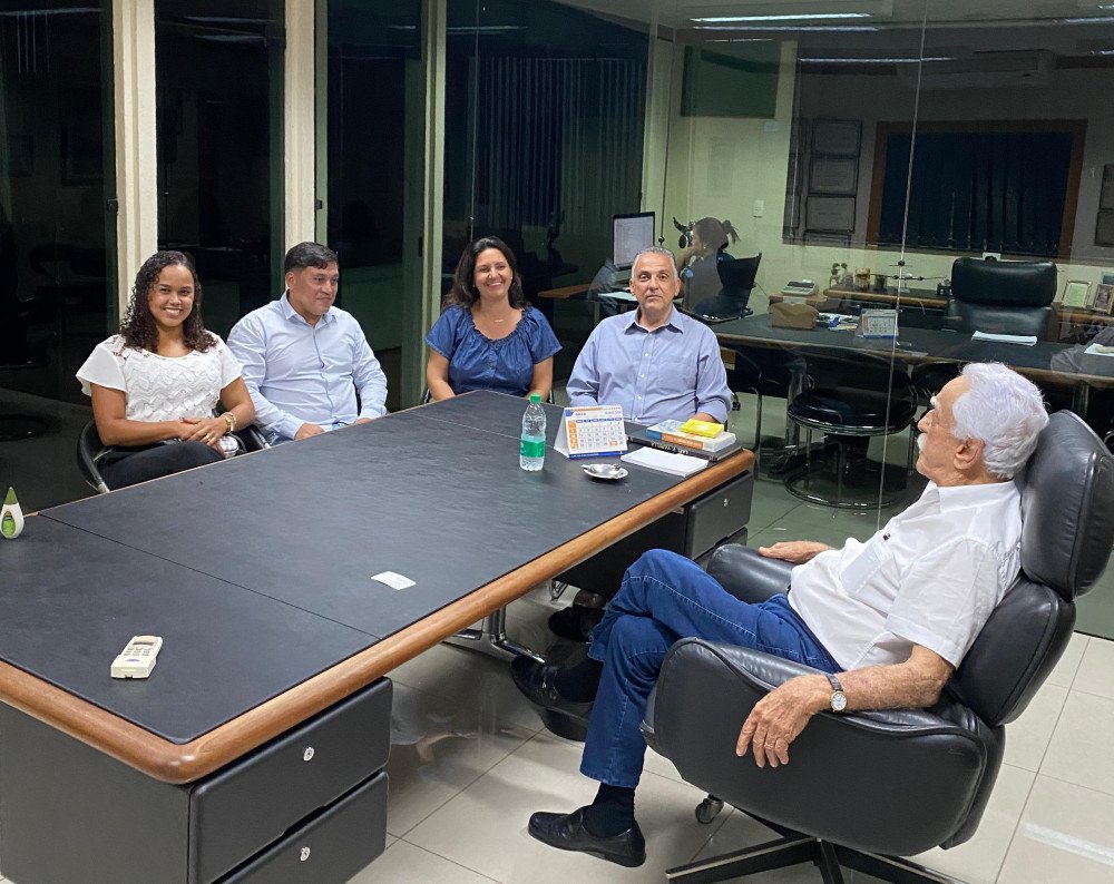 Hoje, Dia Internacional da Mulher, Luciana Galhardo lança oficial sua pré candidatura a Prefeita, as 18 horas, no Clube Carlos Gomes