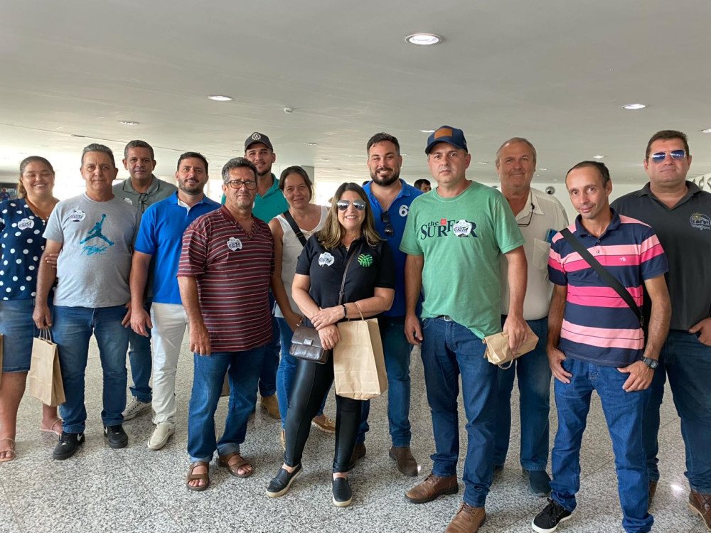 Secretário de Agropecuária e Vereadora estão com Delegação de Além Paraíba em Evento 