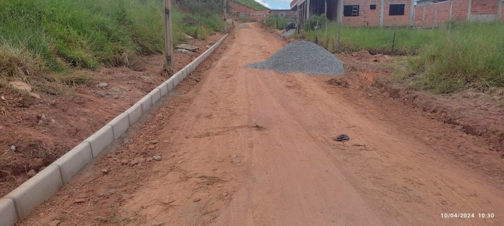 Prefeitura inicia mais um calçamento no Bairro Santa Marta