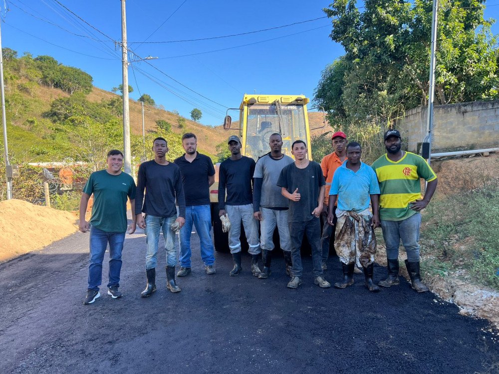 Mais uma etapa do asfaltamento do Bairro Santa Marta II foi asfaltado.