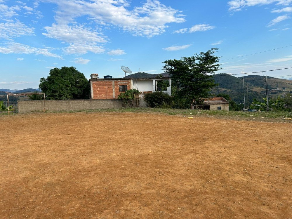 Campos de futebol no Goiabal e Bambuzinho, Quadra no Campo Alegre, novo Estádio, reforma da Quadra do Santa Rosa e outras obras mudam a qualidade de vida nos bairros