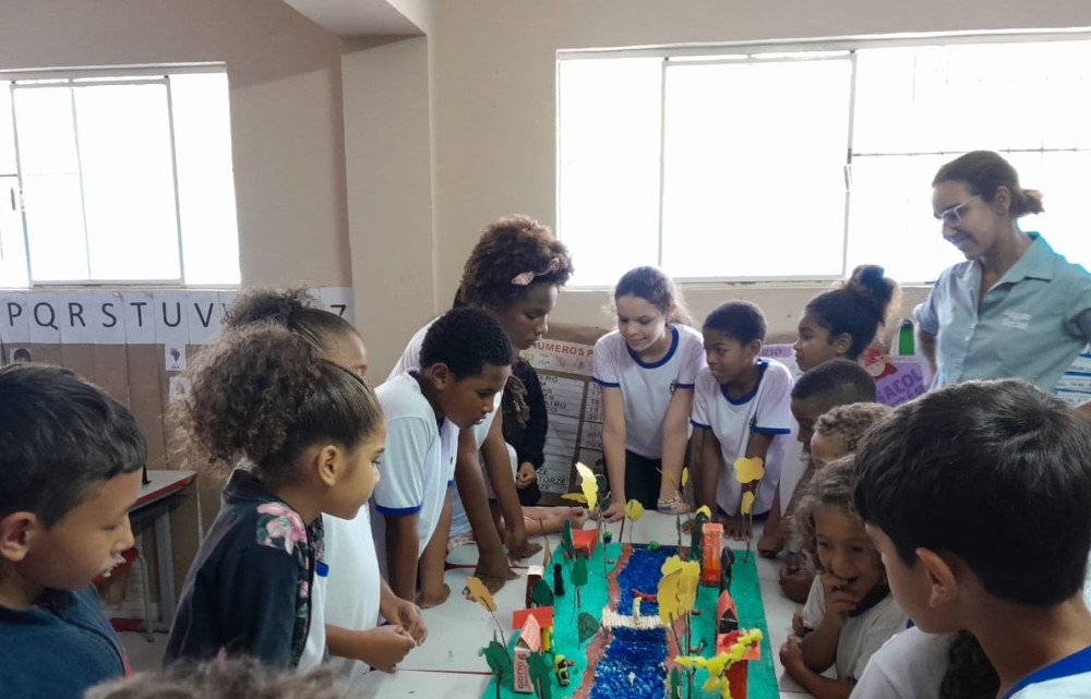 Educação de qualidade, professores preparados, merenda escolar impecável: Mais de 3.000 alunos são a razão de ser da Secretaria de Educação