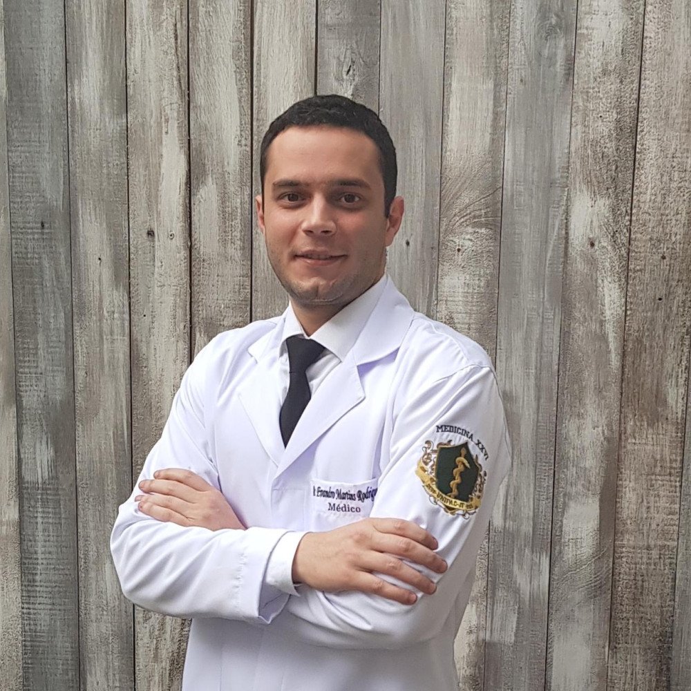 Dr. Evandro Rodrigues: Um Jovem Exemplo de Excelência na Psiquiatria de Além Paraíba