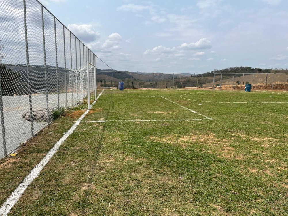 Campos de futebol no Goiabal e Bambuzinho são concluídos pela Prefeitura. Vestiário do campo do Morro do Cipó está em reforma