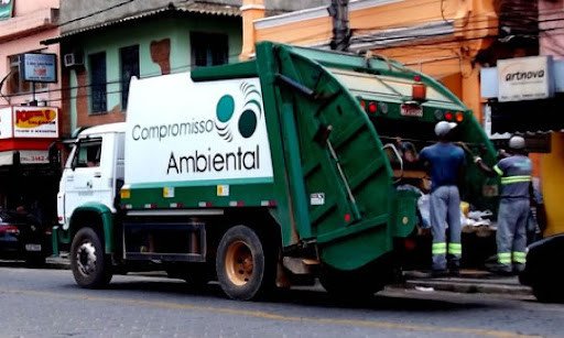 Compromisso Ambiental volta a fazer a coleta do lixo em Além Paraíba.