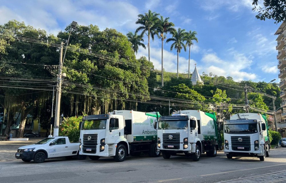 Compromisso Ambiental reassume o recolhimento do lixo urbano em Além Paraíba. População elogia o retorno da empresa que sempre fez um trabalho impecável
