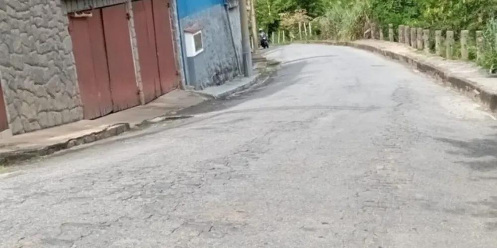 Prefeitura não renova contrato com COOP Além que cuidava da limpeza da cidade e pode contratar servidores diretamente para o serviço