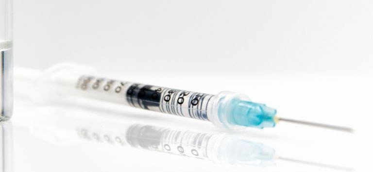 Vacina da gripe ficará disponível o ano todo para crianças, idosos e gestante. Nova vacina contra COVID também começará a ser aplicada