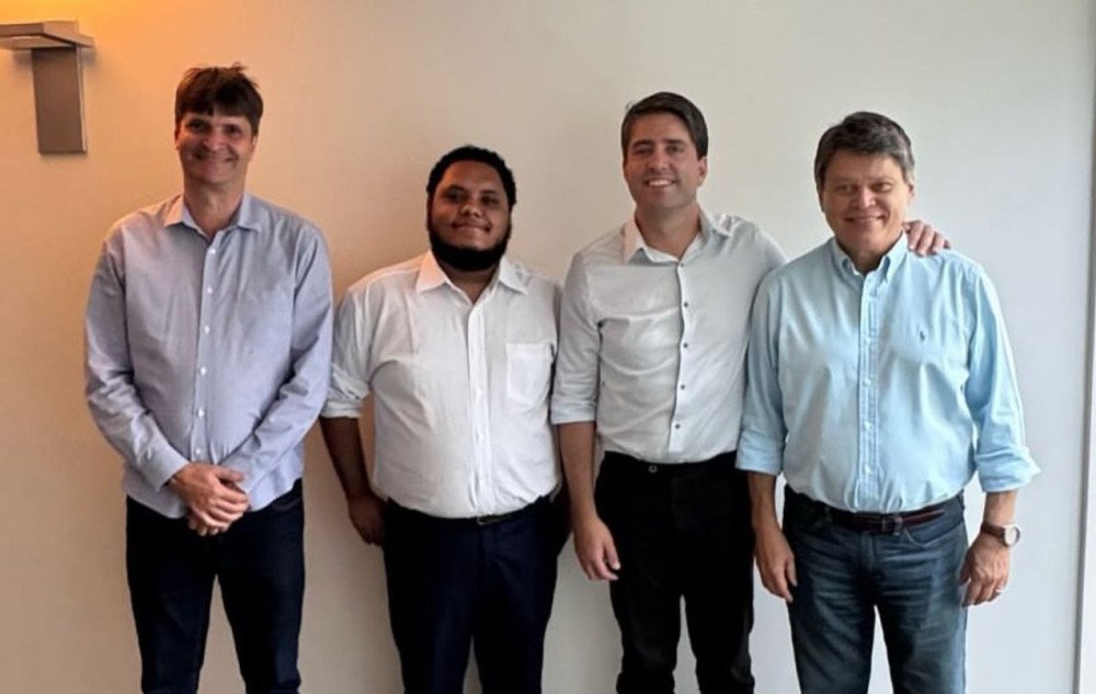 Prefeito se reuniu com Secretário de Estado da Saúde para tratar da crise do Hospital São Salvador, mostra rede social da PMAP