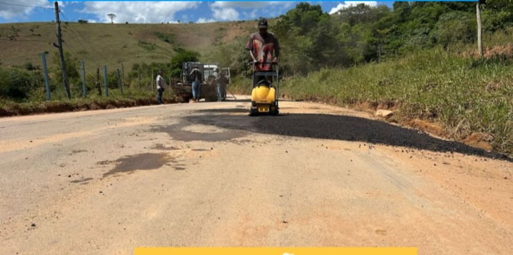Prefeitura anuncia em redes sociais que está fazendo recuperação da estrada João Bouhid