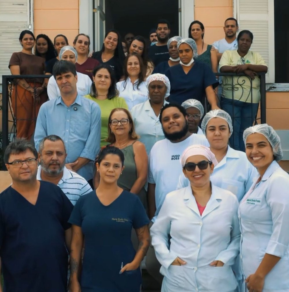 Sob aplausos dos funcionários do HSS, Prefeito anuncia reabertura do Centro Cirúrgico e Terapia Intensiva.