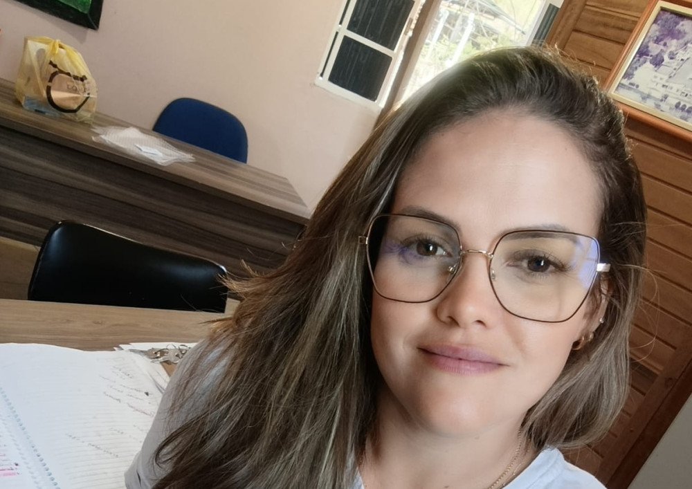 Gestora do Asilo afirma que é preciso que os Vereadores aprovem duas funerárias e que a atual se nega a fazer sepultamento dos velhinhos sem pagamento. Cadáver ficou de um dia para o outro no Asilo.