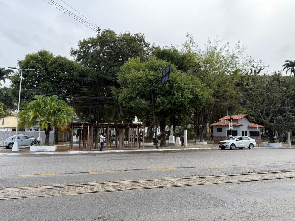 OBRA DE REFORMA DA PRAÇA CORONEL BREVES ESTÁ SENDO CONCLUÍDA