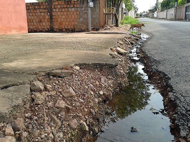 Copasa vai começar a obra do tratamento de esgoto. Prefeito solicitou que o início seja nos bairros onde exista esgoto a céu aberto