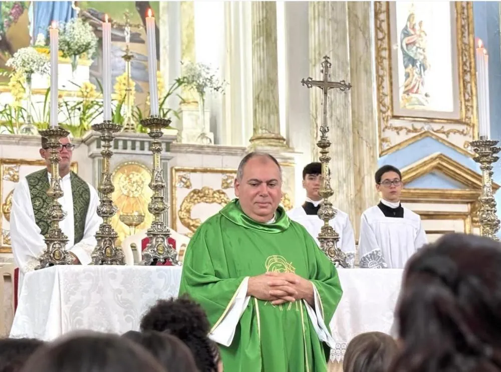 Grande número de Fiéis compareceu a Missa em comemoração do aniversário do Cônego Edmilson