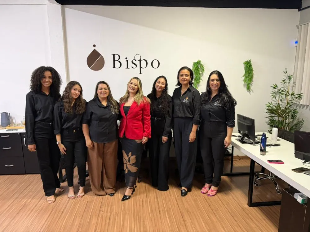 CATARINA BISPO RECEBEU CONVIDADOS NA INAUGURAÇÃO DO NOVO ESPAÇO DA BISPO FINANCIAL