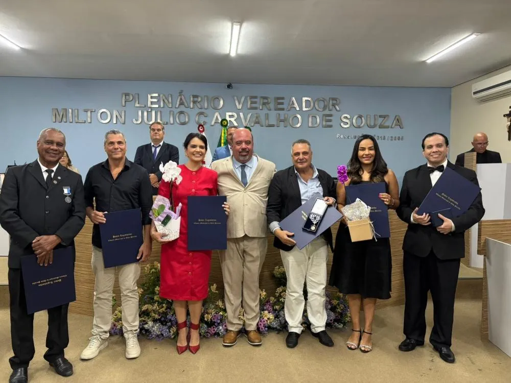 VEREADOR LERINHO PRESTA JUSTAS E MERECIDAS HOMENAGENS NA CÂMARA MUNICIPAL