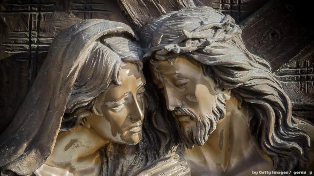 A POSIÇÃO DO PAPA LEÃO XIV SOBRE A VIRGEM MARIA E A CO-REDENÇÃO