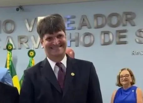 MEDIDAS POSITIVAS EM 2025: PREFEITO PAULO HENRIQUE REORGANIZOU SECRETARIAS E FORTALECE A ADMINISTRAÇÃO MUNICIPAL.