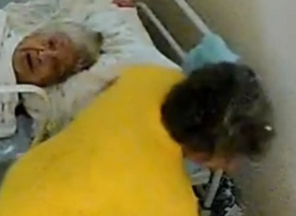 DELEGADA DANIELE RIBEIRO AFIRMOU QUE CASO A FILHA NÃO APRESENTE QUEIXA CONTRA IDOSA AGREDIDA, INSTAURARÁ INQUÉRITO DE OFÍCIO