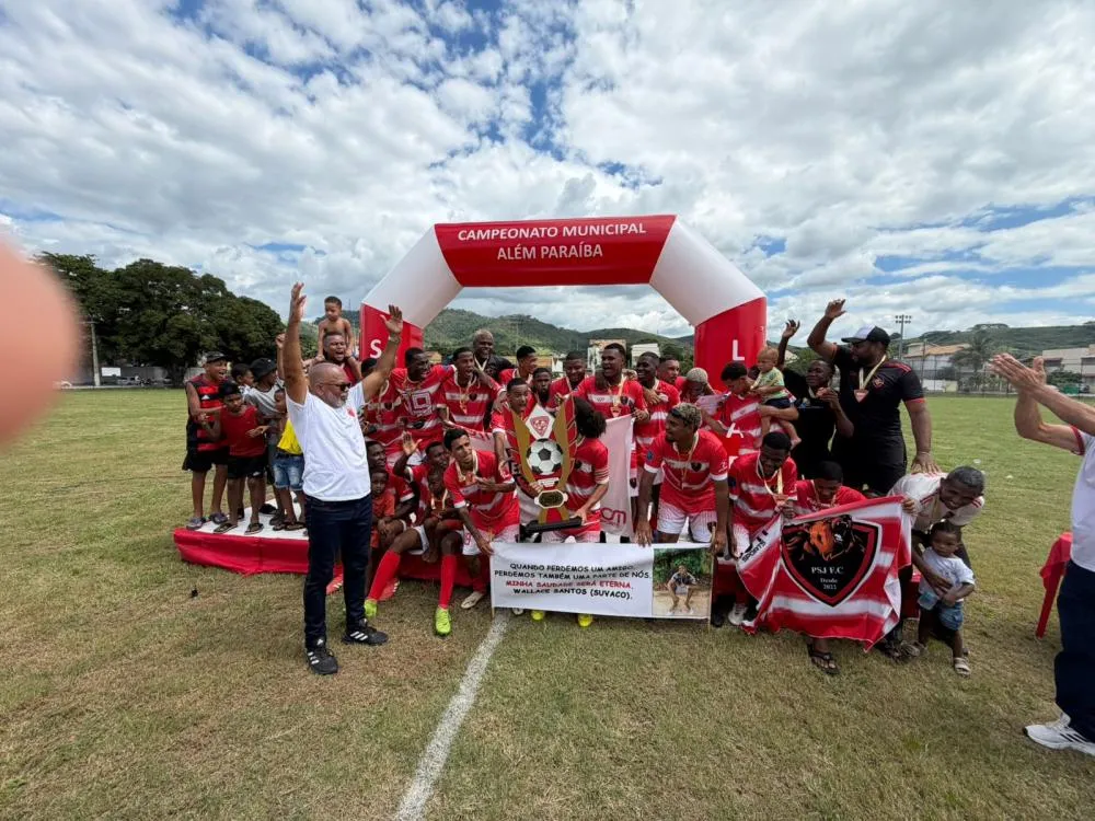 VEJA AS FOTOS: FINAL DO CAMPEONATO DE BAIRROS PROMOVIDO PELA LIGA LEVOU UMA MULTIDÃO NO ESTÁDIO MUNICIPAL