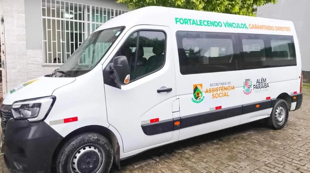 ASSISTÊNCIA RECEBE NOVO VEÍCULO VAN QUE SERÁ USADO EM PROGRAMAS DE FORTALECIMENTO DE VÍNCULOS