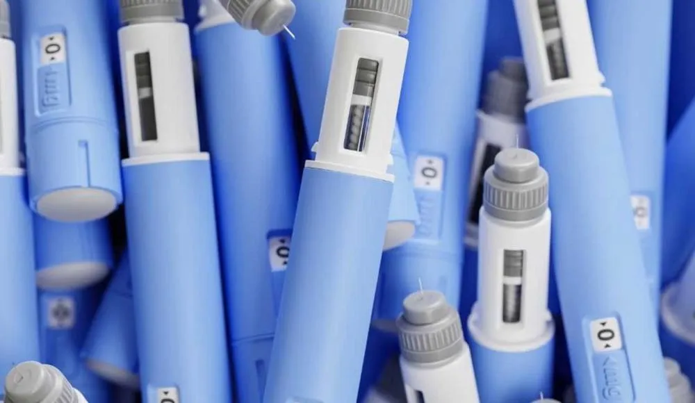 AMBULANTES DE FORA ESTÃO VENDENDO ATÉ “CANETAS EMAGRECEDORAS” DUVIDOSAS JUNTO COM OUTRAS MERCADORIAS