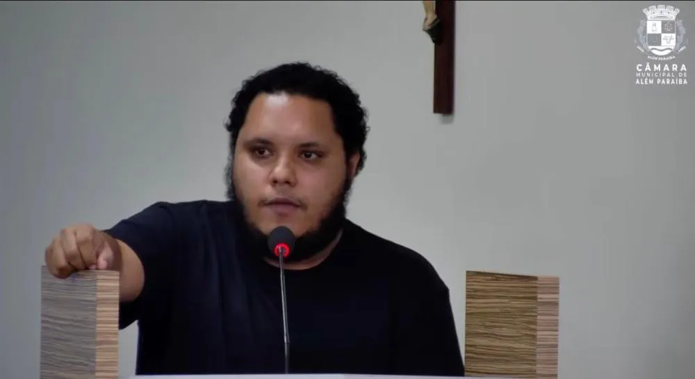 SECRETÁRIO DE SAÚDE DESTACA AVANÇOS NO HOSPITAL SÃO SALVADOR EM PRONUNCIAMENTO NA CÂMARA