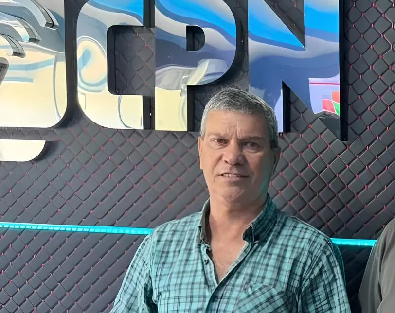 PACIENTE AFIRMA QUE PREFEITURA COLOCOU VAN NOVA PARA O TRANSPORTE DE RENAIS CRÔNICOS