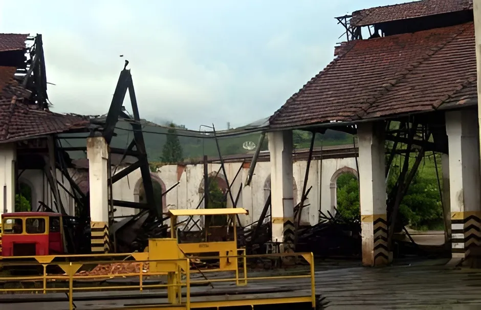 ROTUNDA E PATRIMÔNIO FERROVIÁRIO DE ALÉM PARAÍBA ENTRAM EM COLAPSO