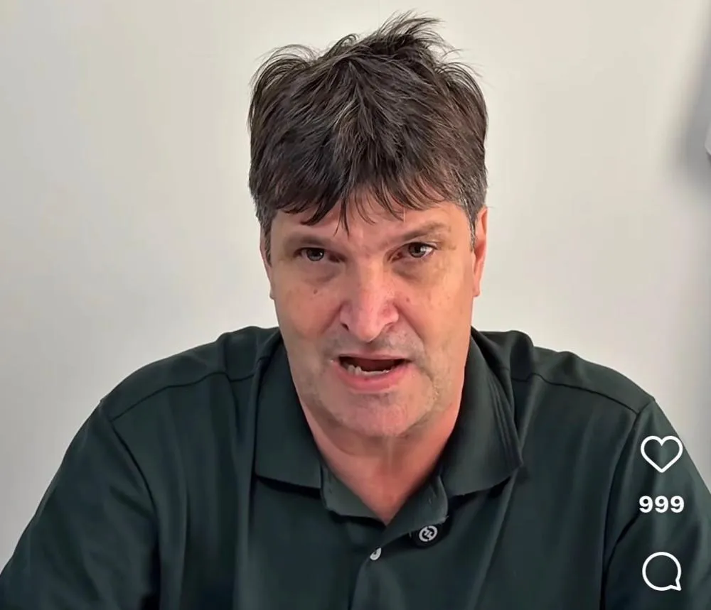 PREFEITO USA REDES SOCIAS PARA ANUNCIAR AUMENTO DE SALÁRIO DOS SERVIDORES