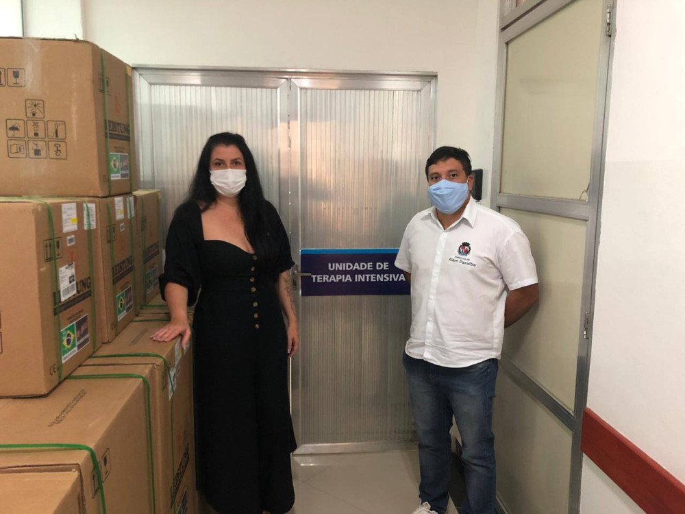 Prefeito Municipal entrega ao Hospital 04 novos respiradores mecânicos adquiridos pelo município através de pregão eletrônico.