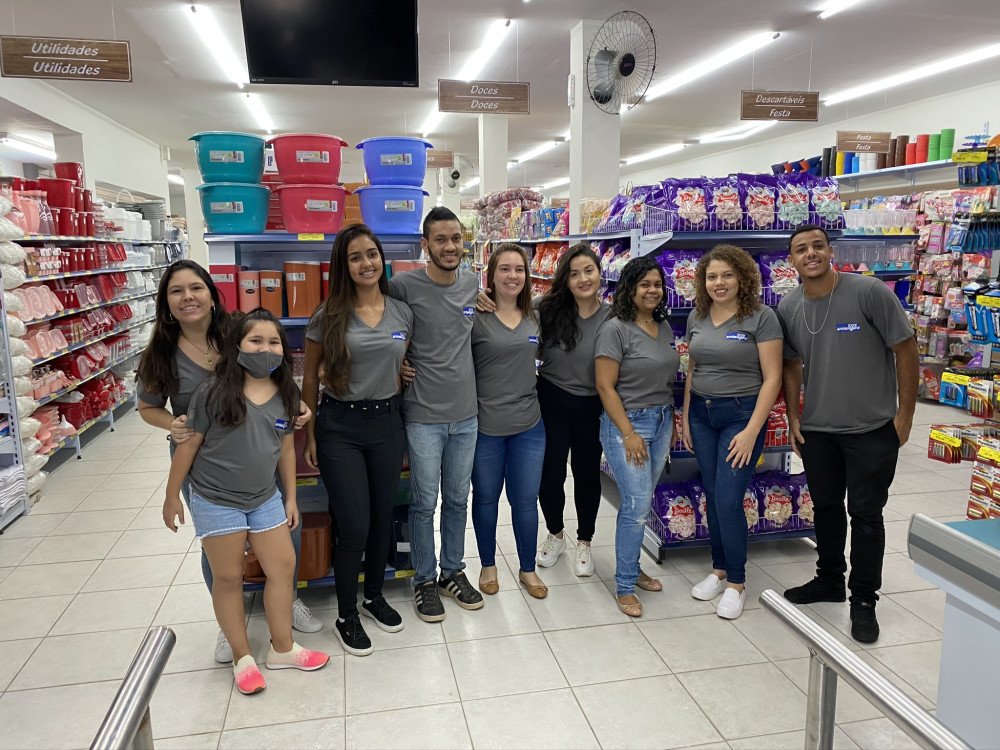 Nova Loja 100 por cento Embalagens, com o dobro do tamanho, é inaugurada no centro de Além Paraíba