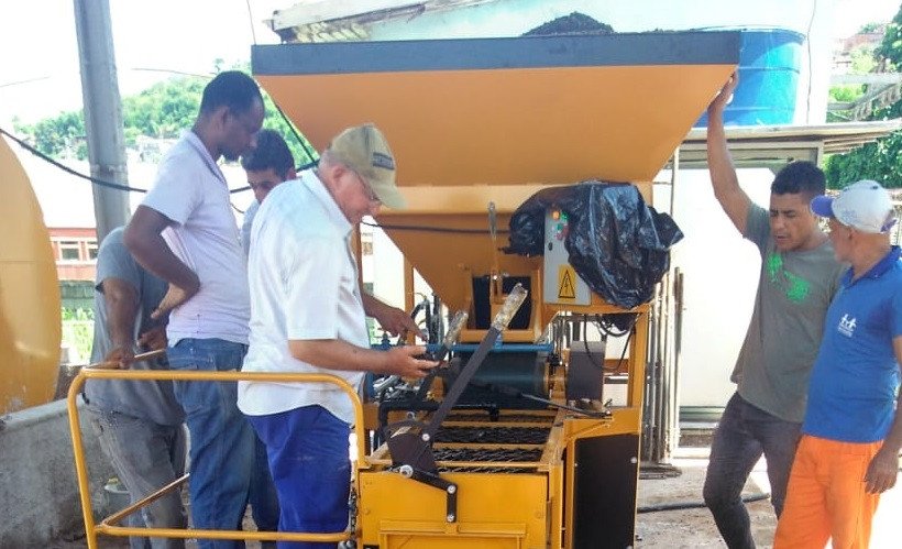 Usina de Asfalto começa a operar. Prefeitura realiza operação tapa buracos nas ruas de Além Paraíba