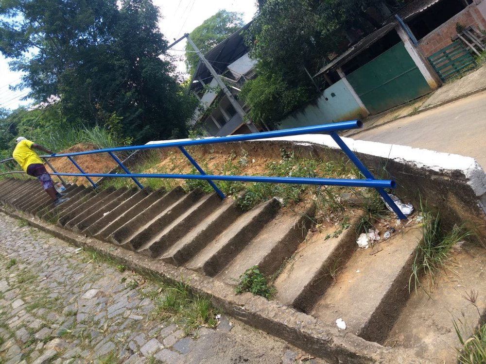 MANUTENÇÃO DO QUE EXISTE PARA NÃO PRECISAR REFAZER. PREFEITURA REALIZA VÁRIAS OBRAS DE RECUPERAÇÃO EM ALÉM PARAÍBA