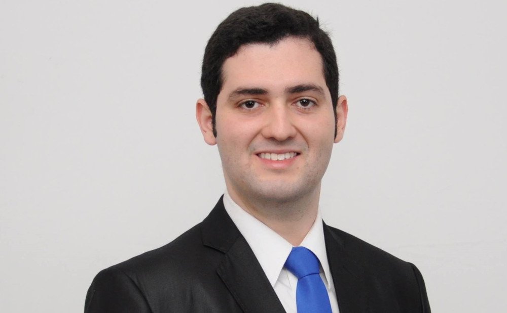 Hércules Fontanela é convidado a seguir no Departamento de Compras pelo Prefeito Miguelzinho.