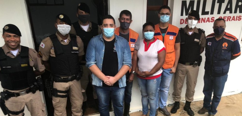 Temporal em Aventureiro: Prefeitura de Além Paraíba desloca funcionários para ajudar a cidade vitimada por forte chuva e enchente no dia 23 de dezembro