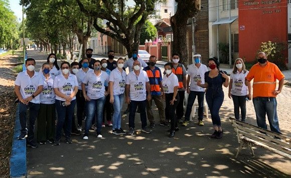 Segundo dia do Drive Thru da vacina contra a COVID foi realizado com êxito. Cerca de 700 pessoas com mais 70 anos foram imunizados.